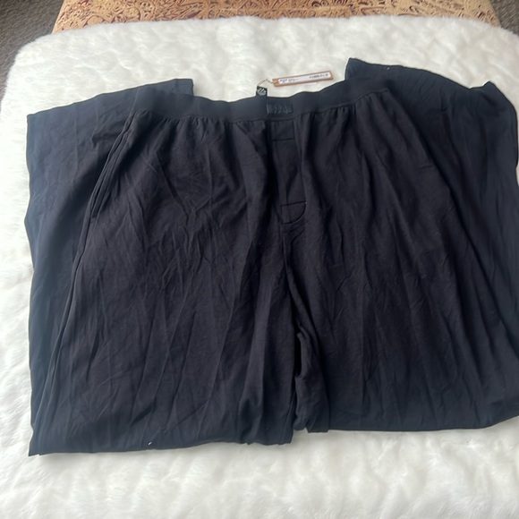 SKIMS Pants - Skims boyfriend loose pants